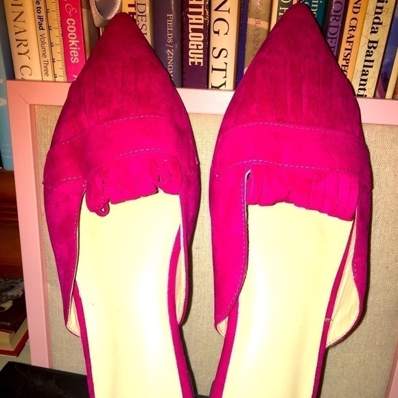 𝅺suede slides - Picture 1 of 3